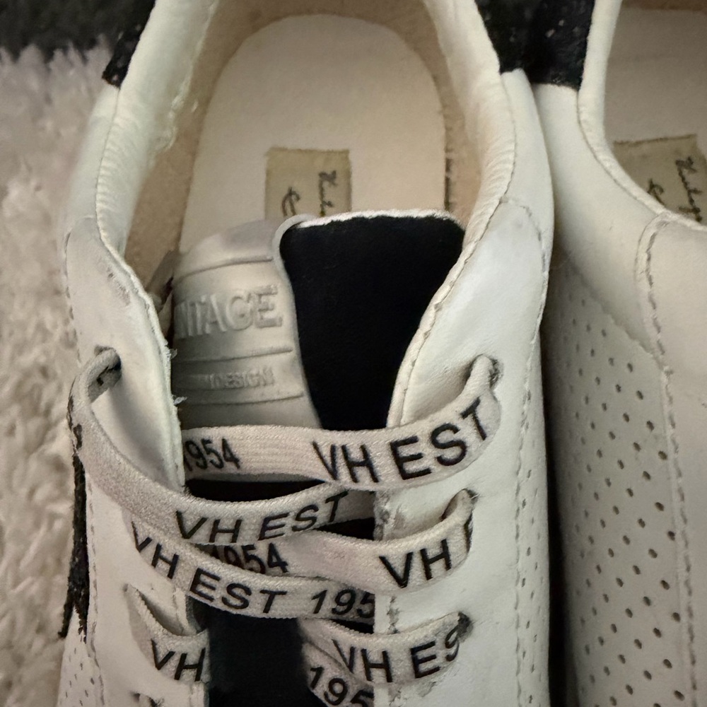 White and Black Low-Top Sneakers Star Sneakers - Picture 4 of 8